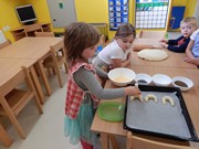 Pečeme ve školce - od zrníčka po rohlík